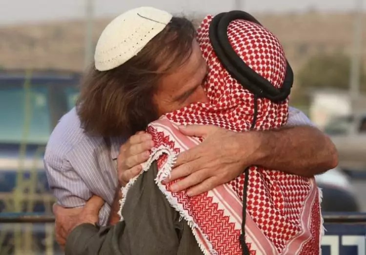 ¿DEBES ELEGIR ALGÚN&nbsp;BANDO?